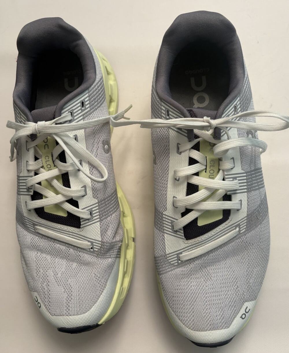 On Running On Cloudgo Sz 9.5 Wide Width Frost/Hay(White/Grey/Green) Women’s